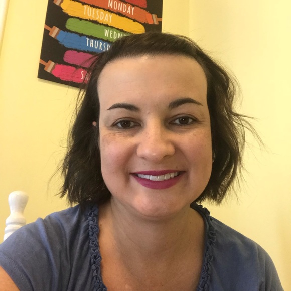 Meet your Posher, Julie - Picture 2 of 2